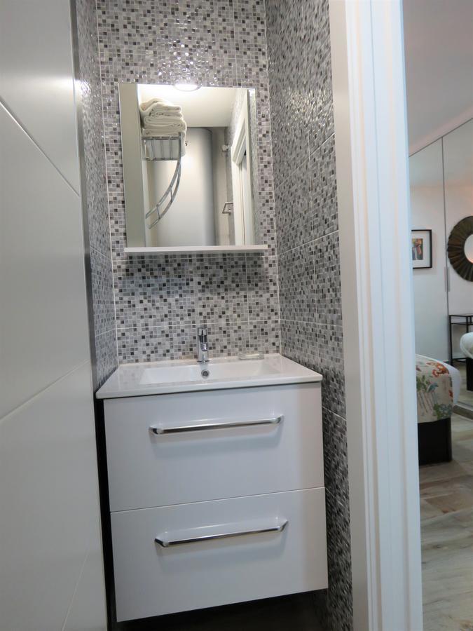 Living Hercules Apartment